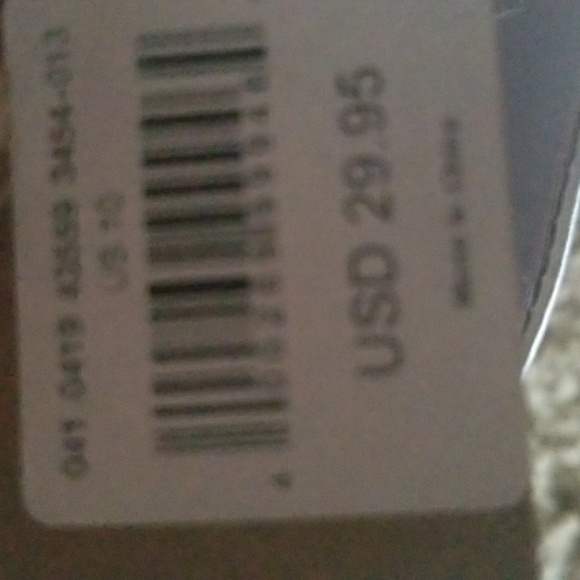 American Eagle Outfitters - Picture 5 of 6